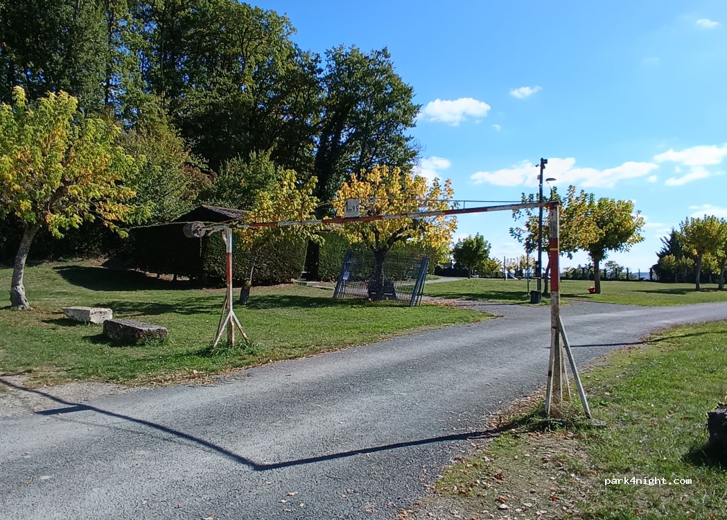 Camping Municipal du Château de Duras — foto 3