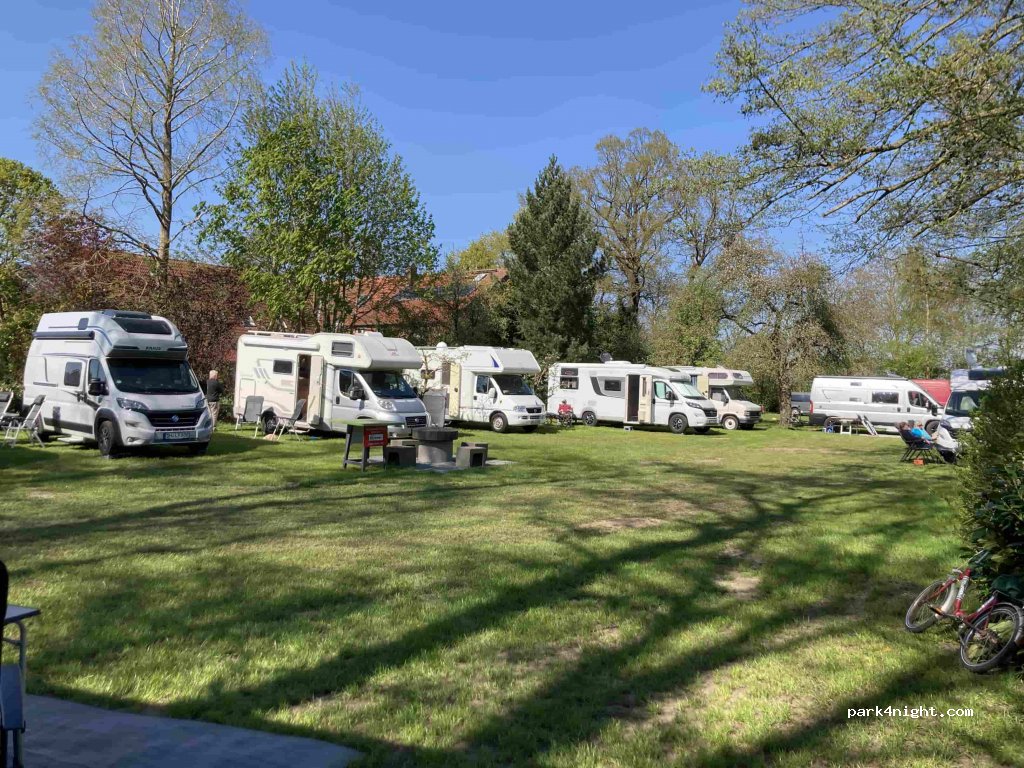 Wohnmobil-Wiese am Dümmer-See — foto