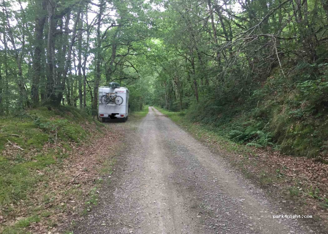 (19340) Merlines - Unnamed Road — foto