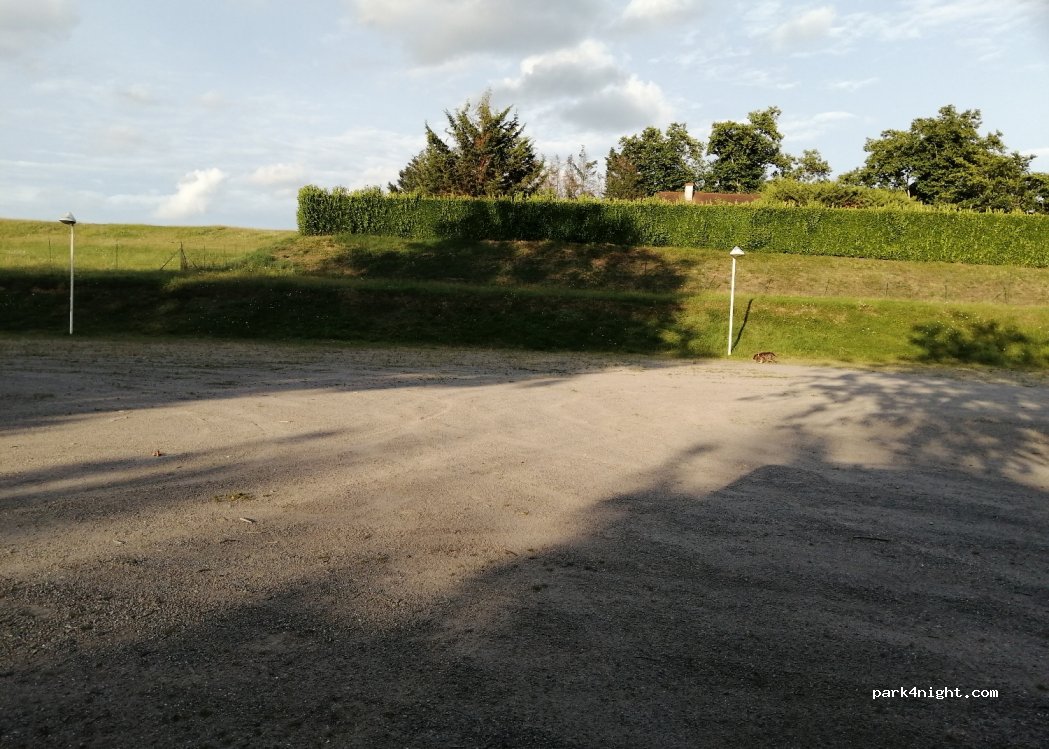 (03400) Toulon-sur-Allier - 8 Rue de la Mairie — foto