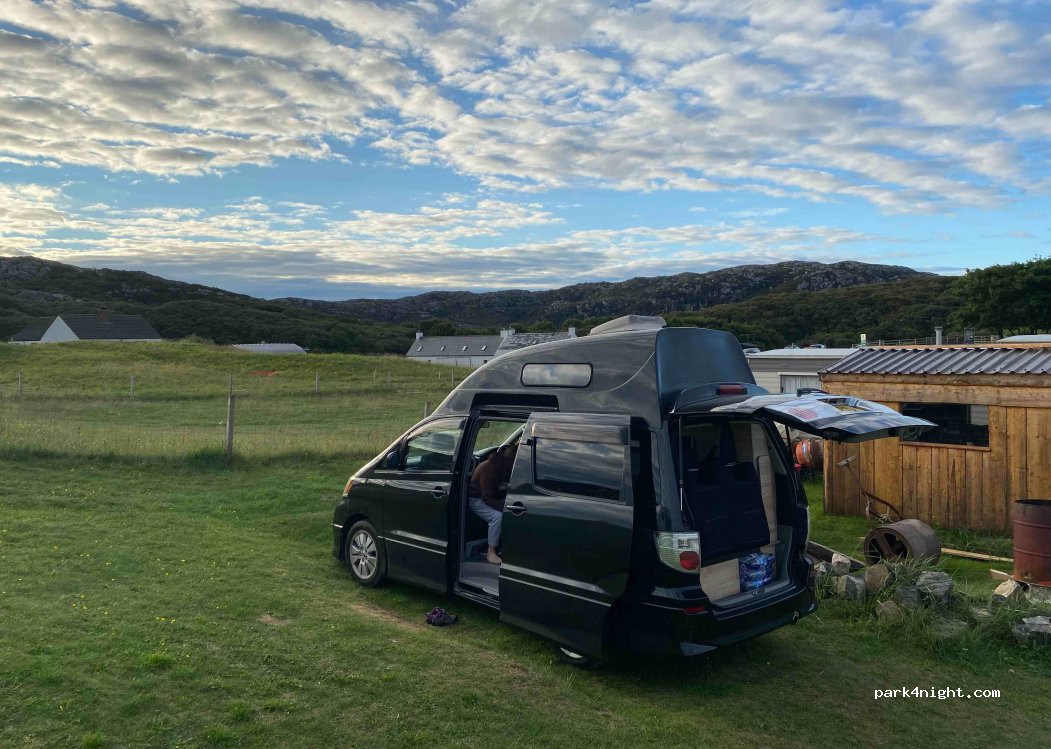 Achmelvich motorhome overnights by the beach — foto