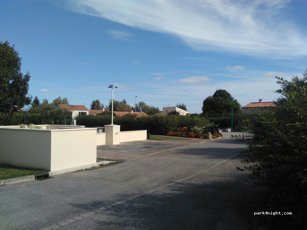 (17620) Échillais - 5-9 Rue du Champ Truchot — foto 3