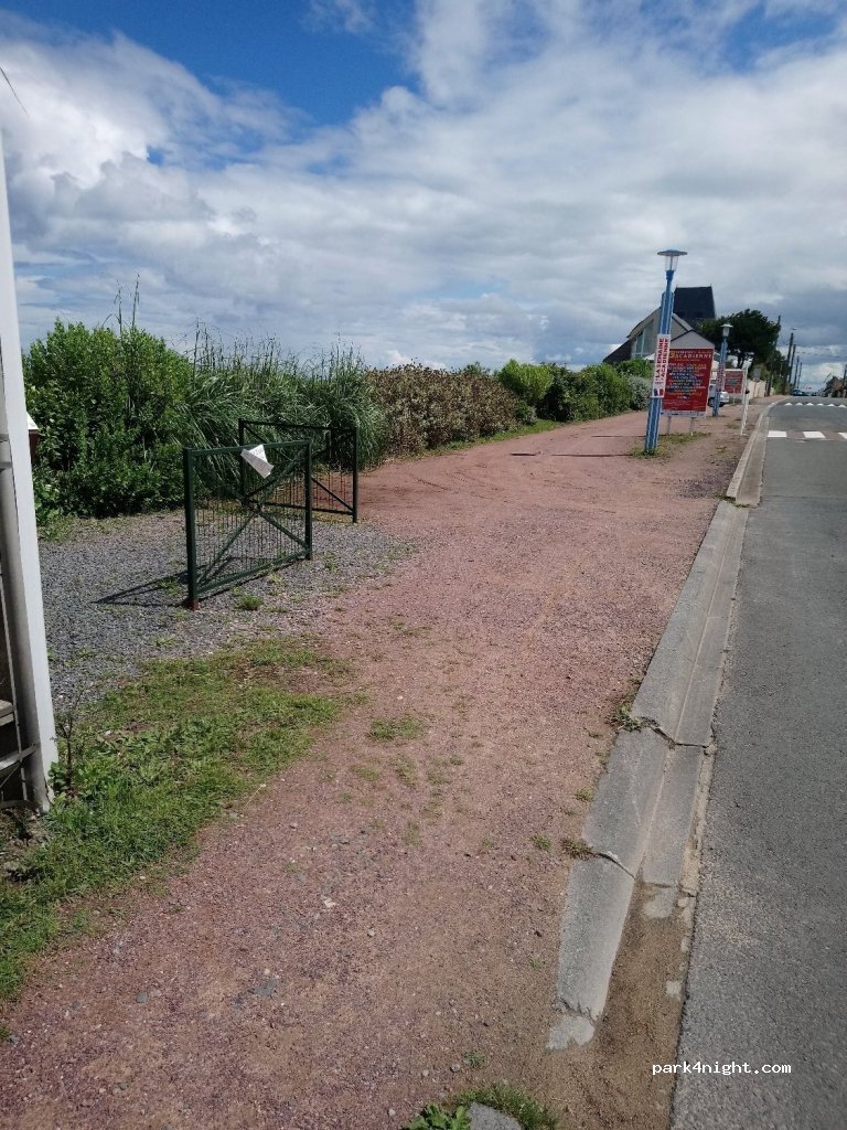 (14990) Bernières-sur-Mer - Avenue du Littoral — foto 2