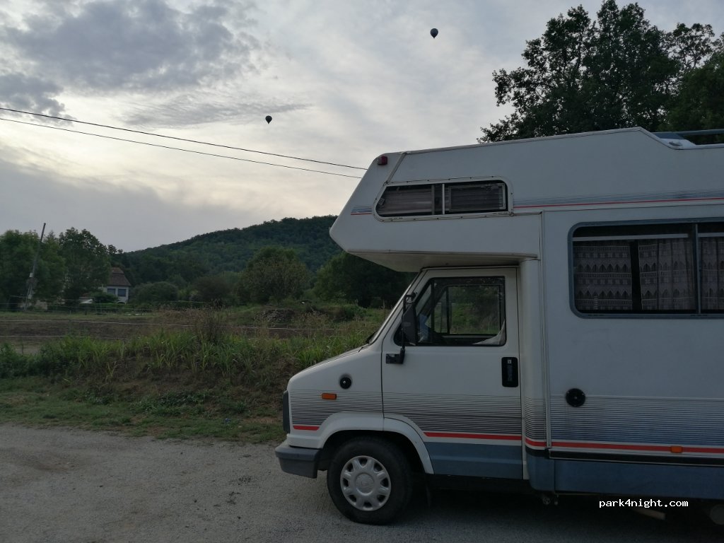 (17800) Olot - 213 Avinguda Sant Jordi — foto