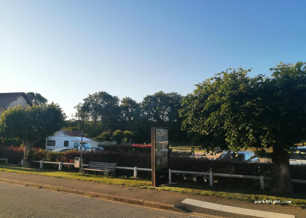 (28380) Saint-Rémy-sur-Avre - 4-8 D152 — foto 3