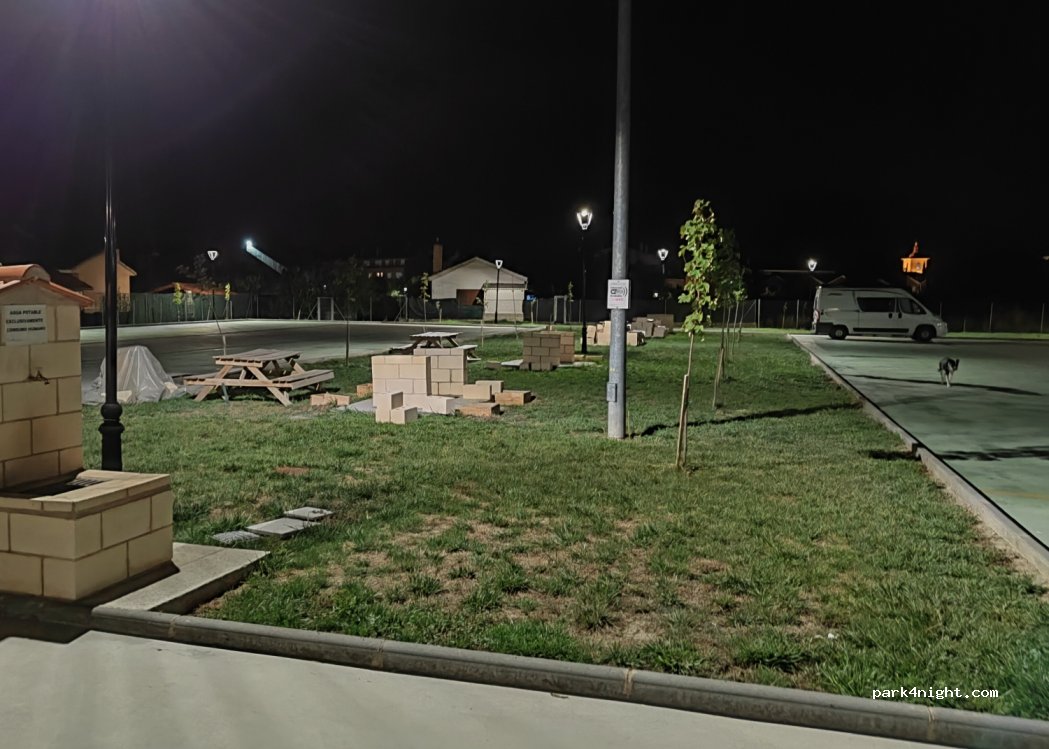 Área de autocaravanas Cihuri — foto 4