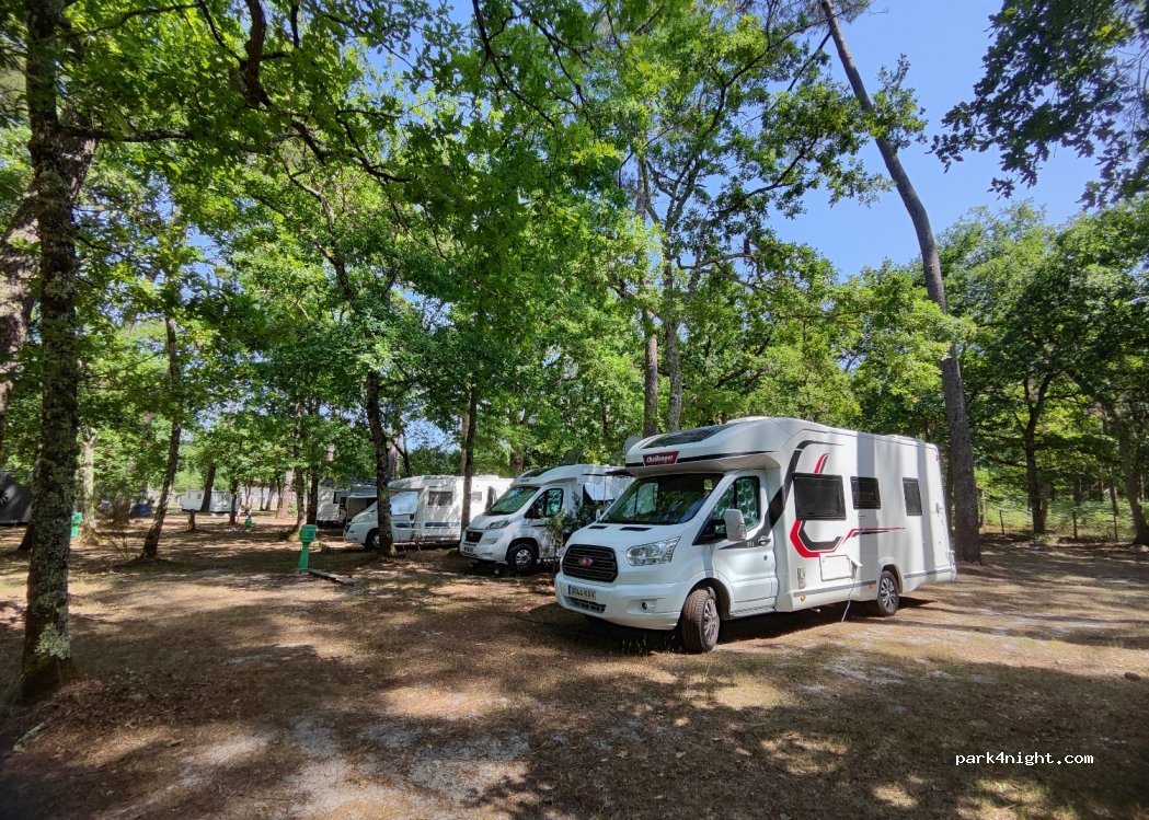 Camping municipal Villandraut — foto 2
