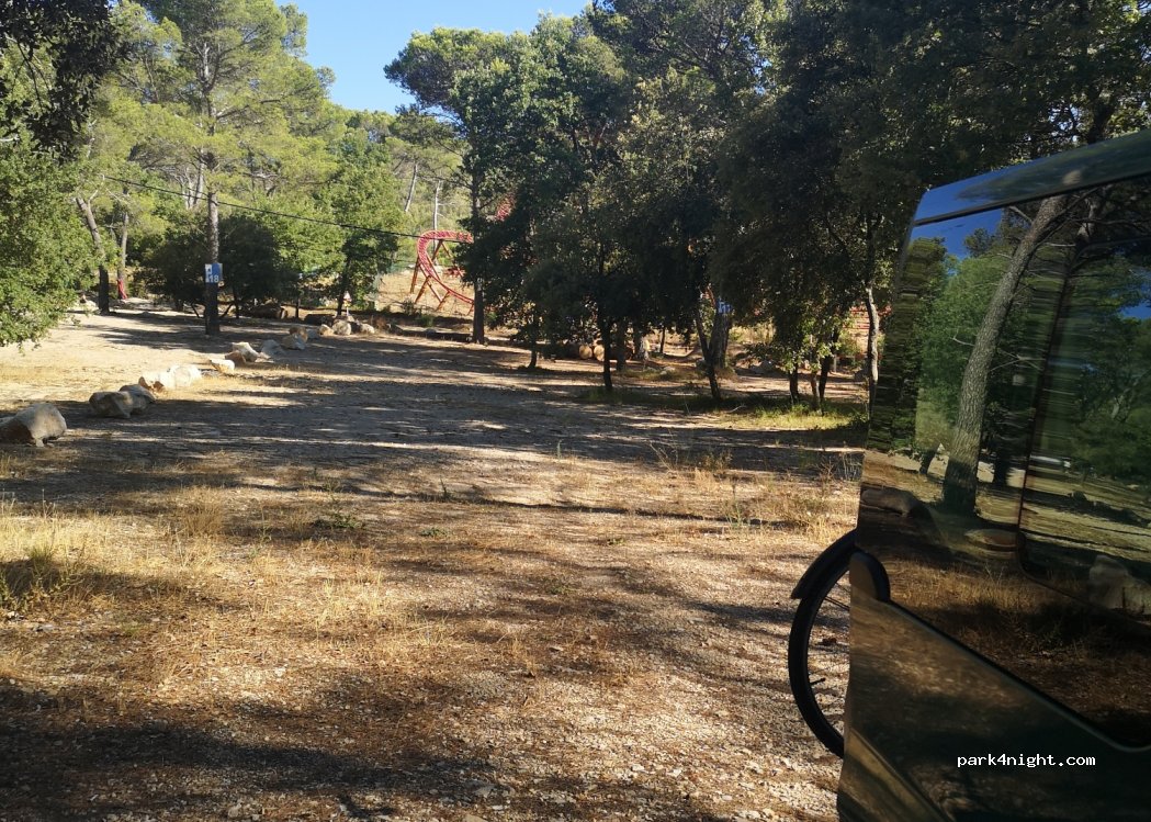 (13780) Cuges-les-Pins - — foto