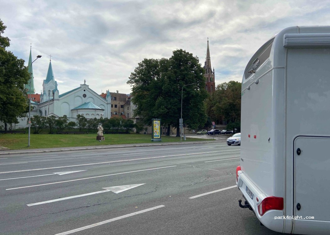 (1050) Rīga - 7 11. novembra krastmala — foto
