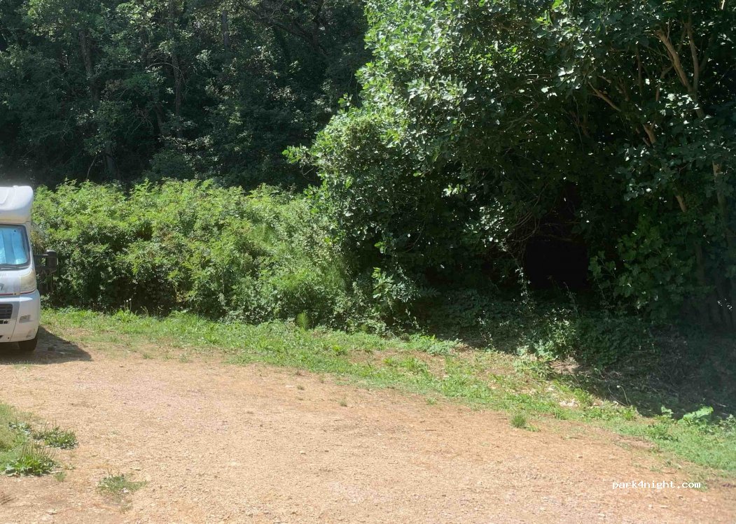 (84160) Lourmarin - 6 Chemin de Pierrouret — foto