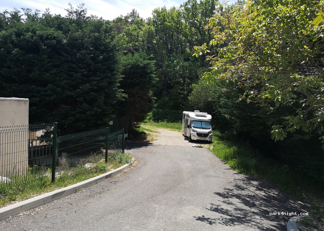 (84160) Lourmarin - 6 Chemin de Pierrouret — foto 4