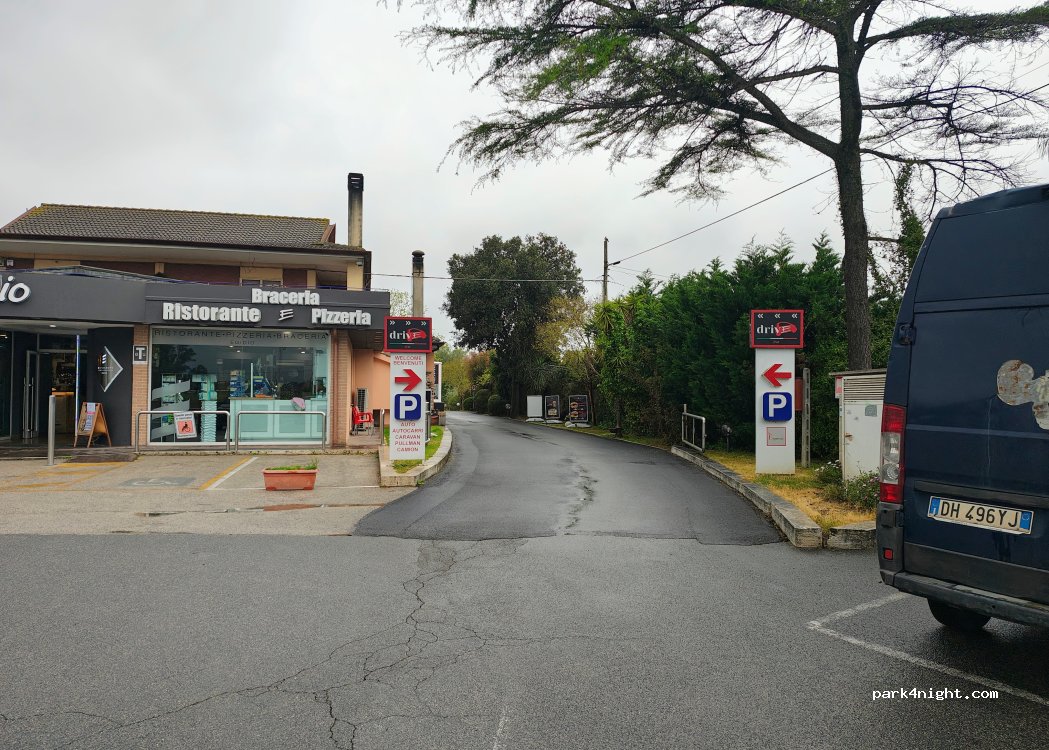 (04100) Latina - 326 Strada Statale 148 — foto 2
