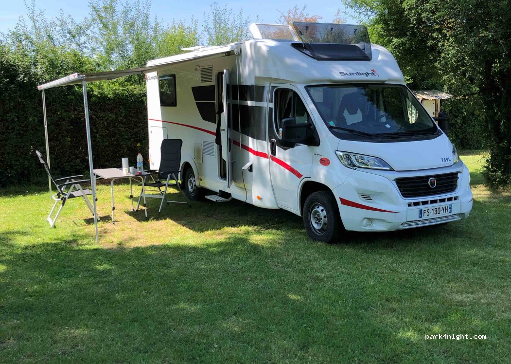 Camping de la Vallée de l'Oise*** Aire de Camping Car — foto