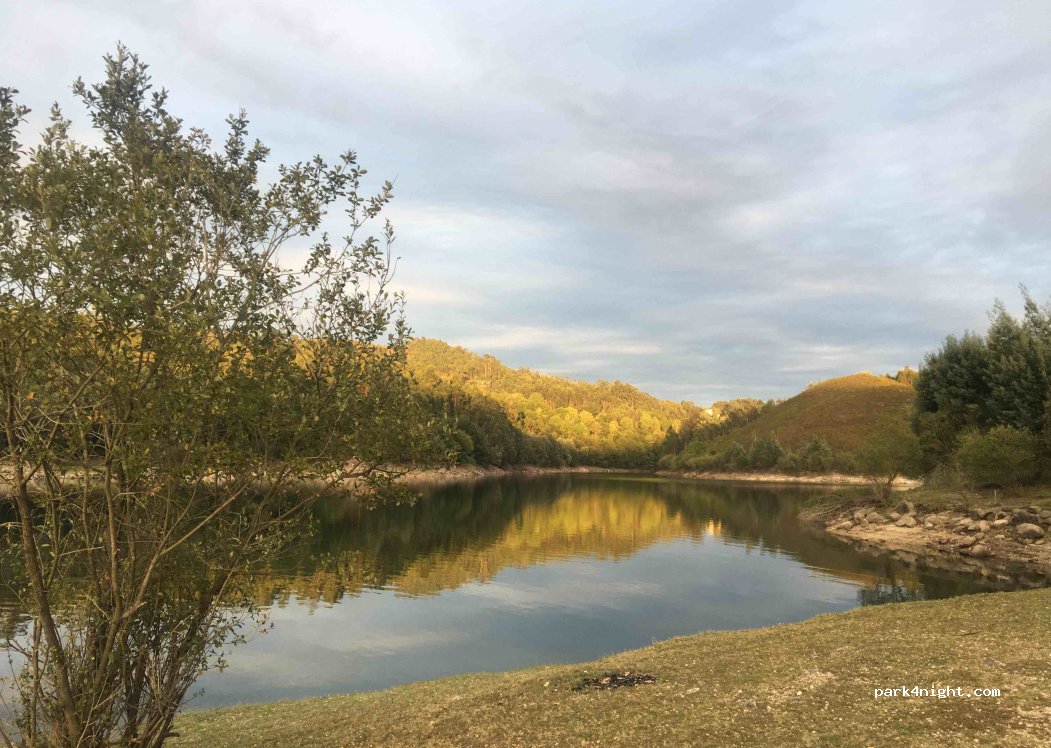 (4850) Guilhofrei - Unnamed Road — foto