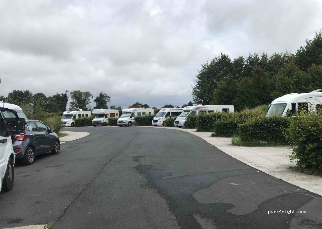 Aire de camping cars Saint-Romain-de-Colbosc — foto 2