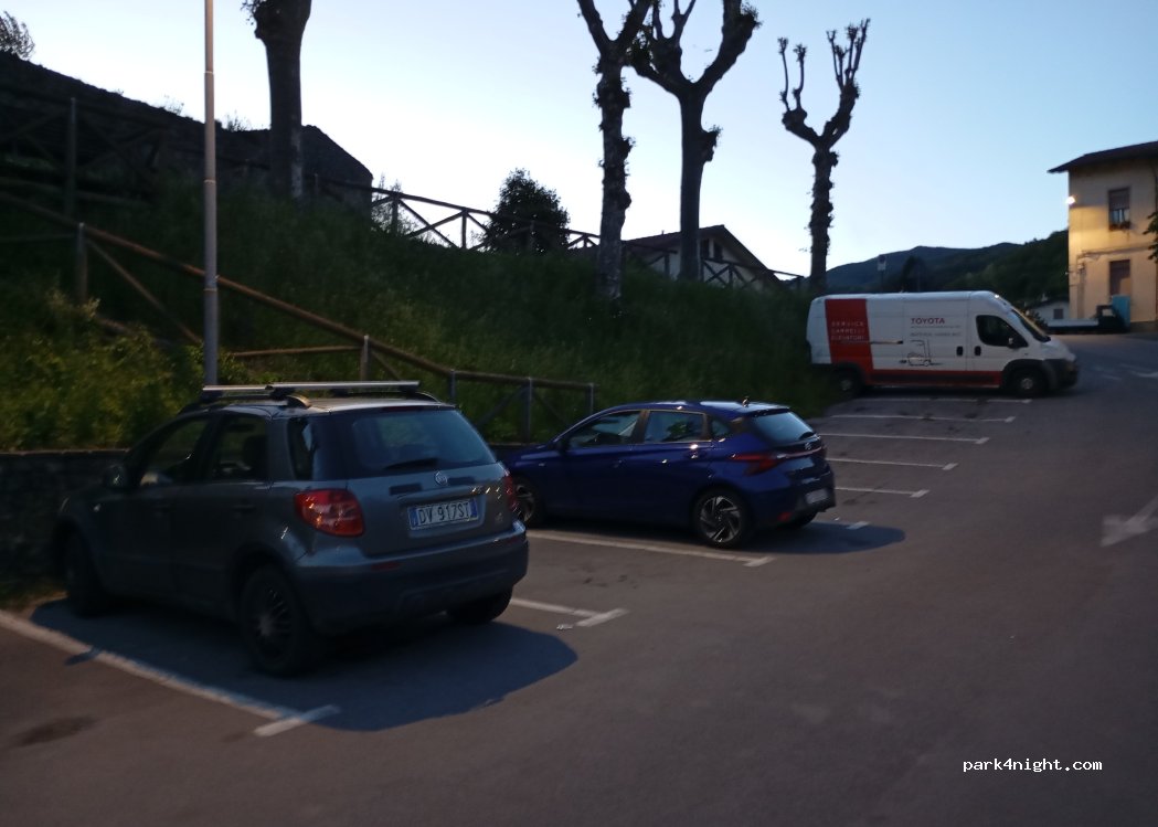 (55033) Castiglione di Garfagnana - 3 Via Soccorso — foto 5