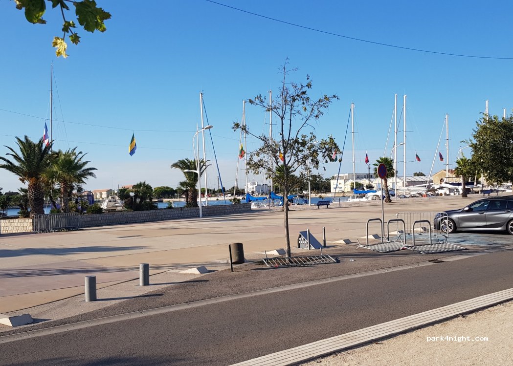 (13230) Port-Saint-Louis-du-Rhône - 1 Quai de la Libération — foto 2