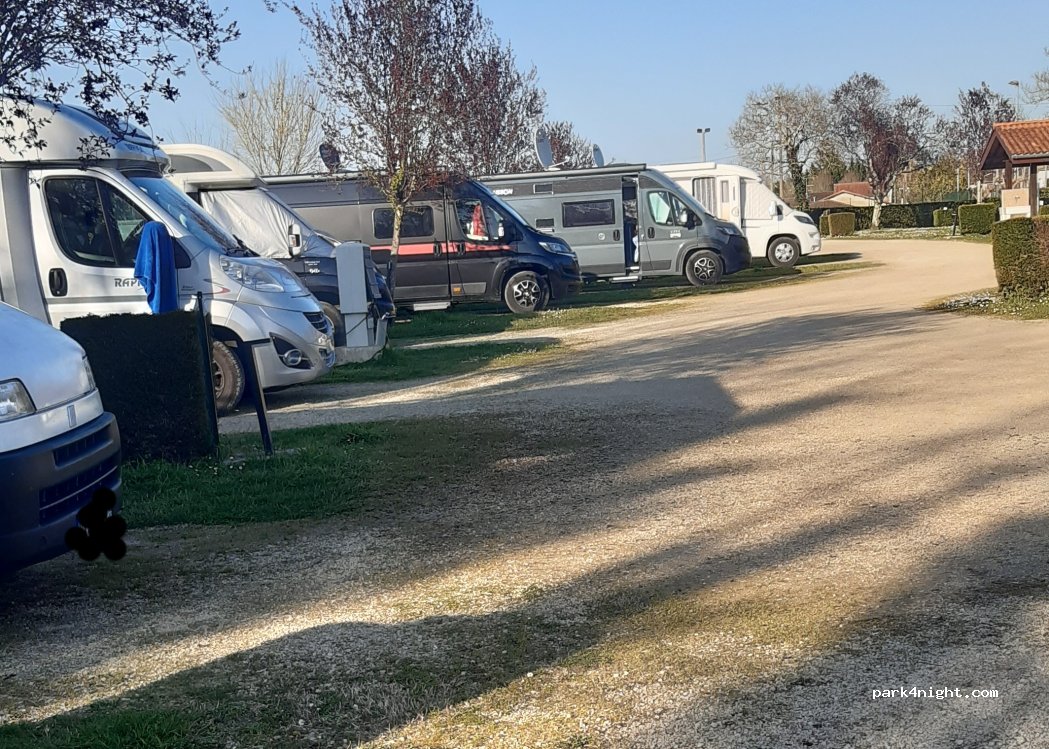 (40270) Grenade-sur-l'Adour - 5 Rue Pierre de Coubertin — foto 5