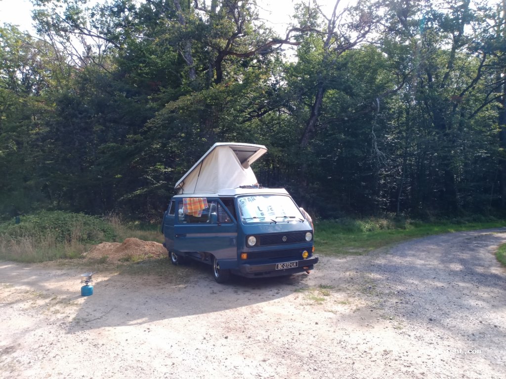 (58240) Saint-Pierre-le-Moûtier - Unnamed Road — foto