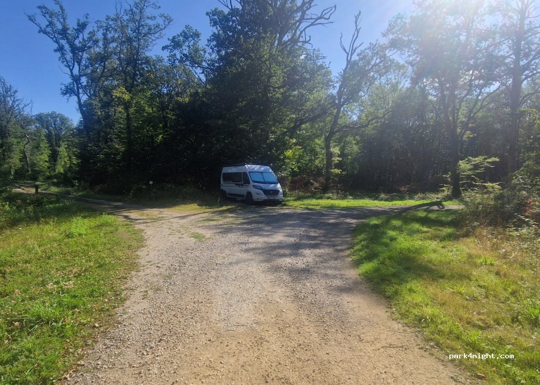 (58240) Saint-Pierre-le-Moûtier - Unnamed Road — foto 2