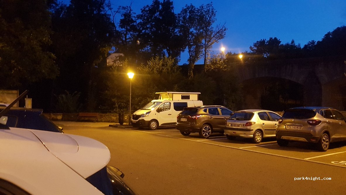 (89200) Avallon - 20 Rue du Pavé de Cousin le Pont — foto