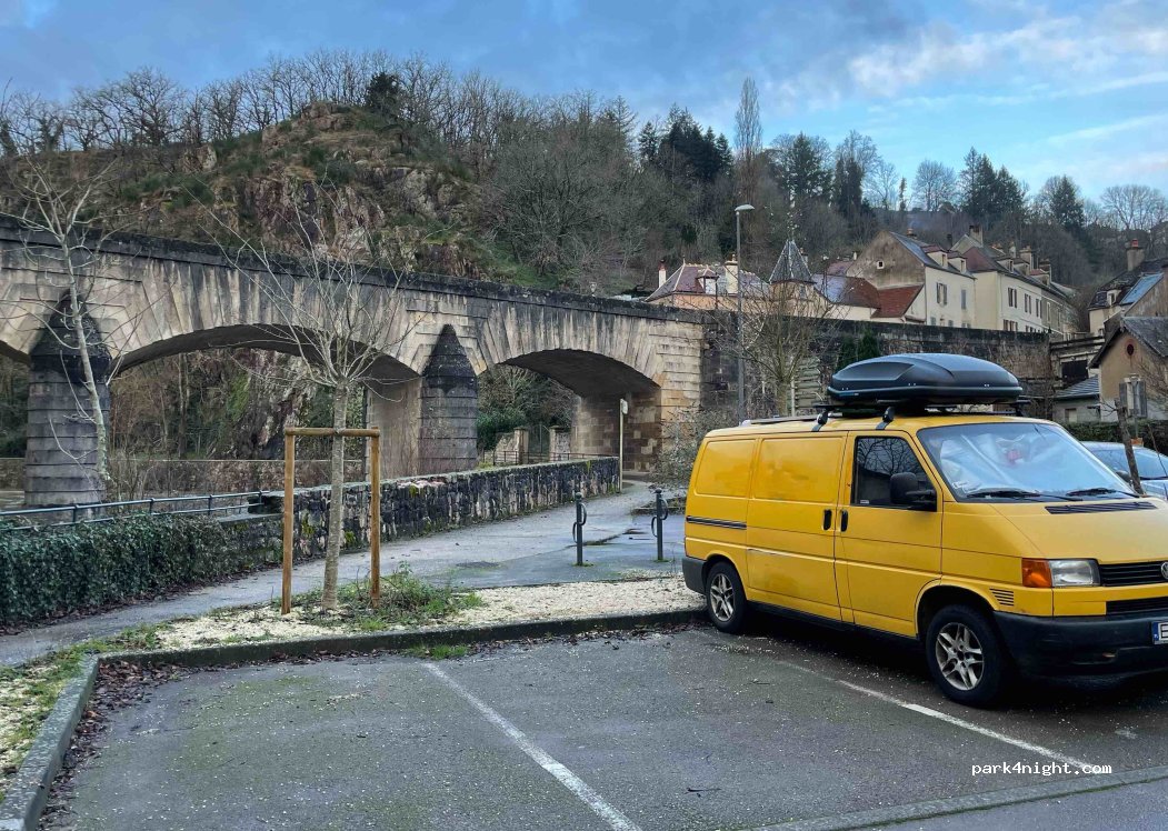(89200) Avallon - 20 Rue du Pavé de Cousin le Pont — foto 4