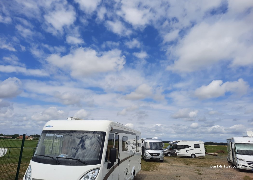 (86340) Fleuré - Chemin du Stade — foto