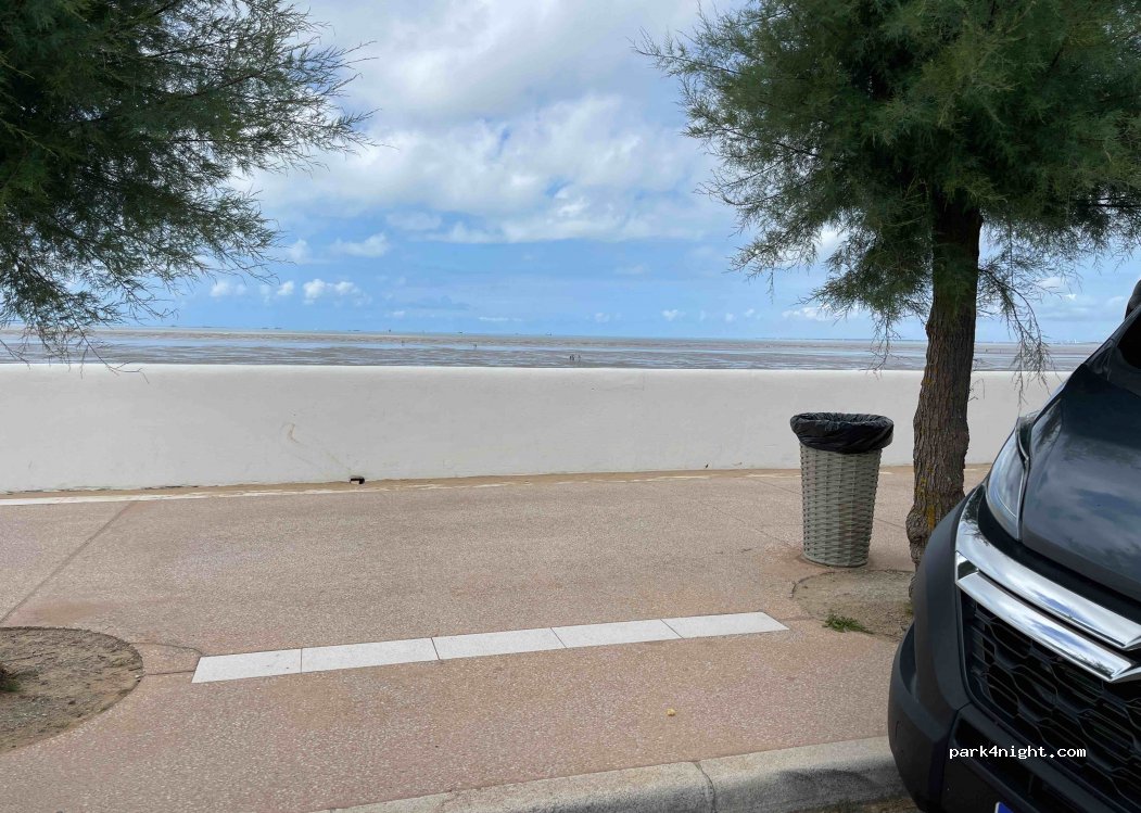 (17340) Châtelaillon-Plage - 85 Boulevard de la Mer — foto