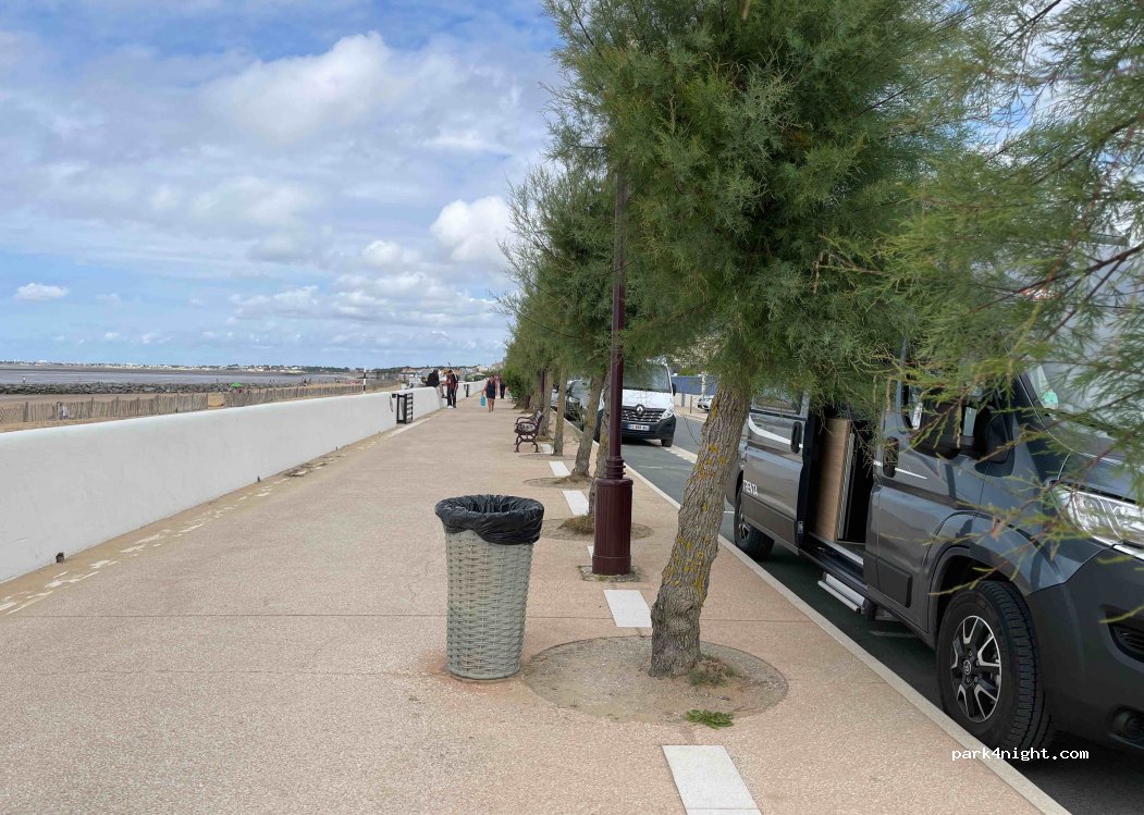 (17340) Châtelaillon-Plage - 85 Boulevard de la Mer — foto 2