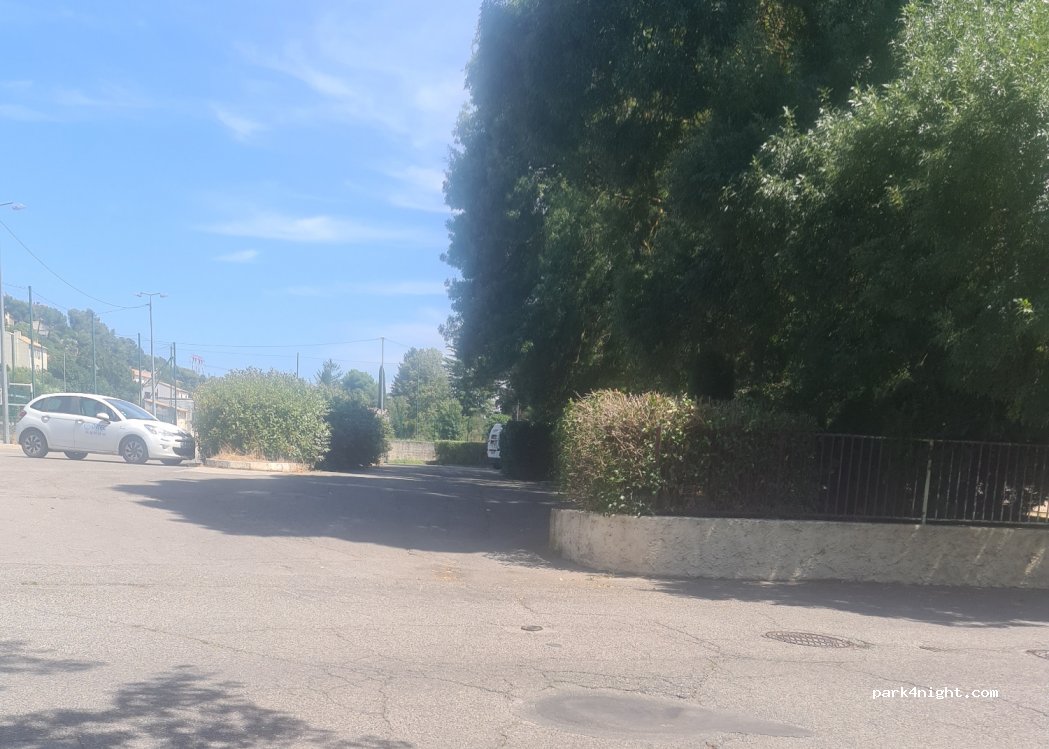 (13170) Les Pennes-Mirabeau - 24 Avenue Victor Hugo — foto 4