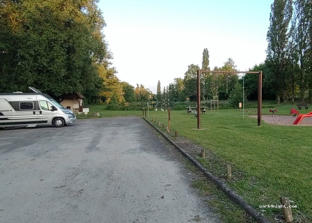 (18410) Brinon-sur-Sauldre - 15 Rue Verte — foto 3