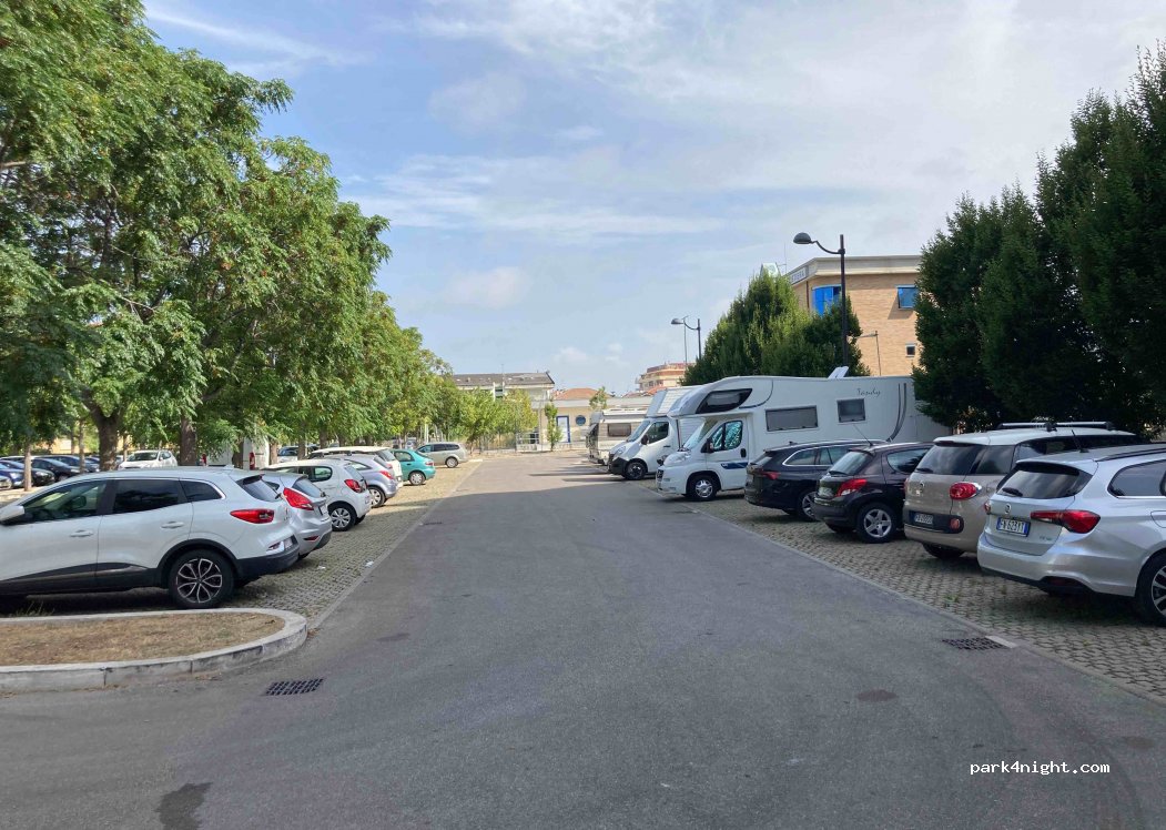 (65015) Montesilvano - 5/8 Via Inghilterra — foto