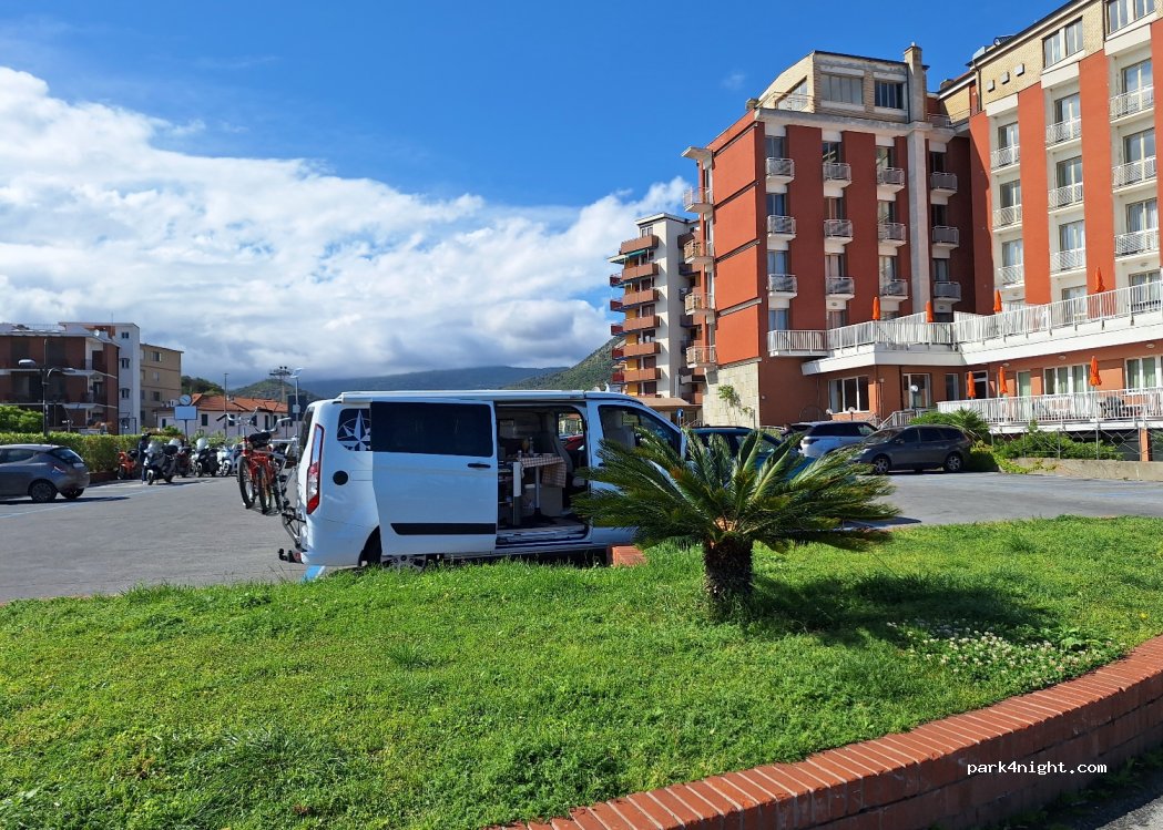 (17027) Pietra Ligure - 40 Via Giacomo Matteotti — foto 2