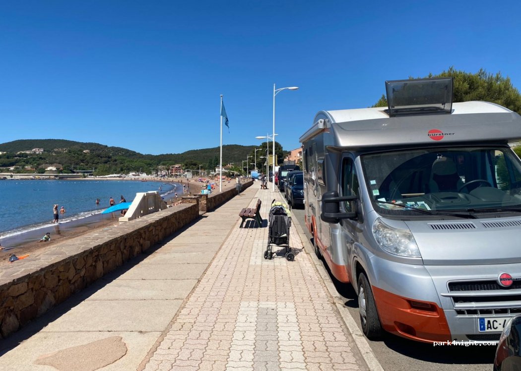 (83700) Saint-Raphaël - 364-400 Boulevard de la Plage — foto 3