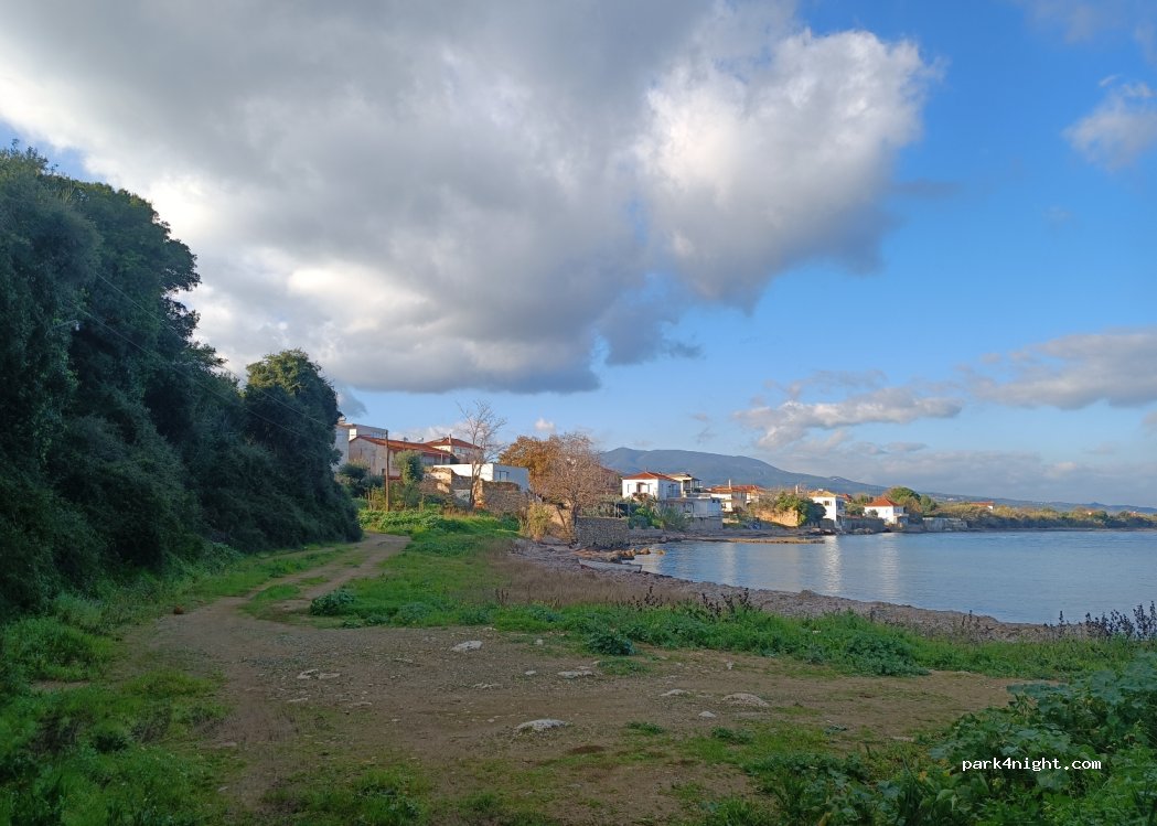 (240 04) Nea Koroni - Unnamed Road — foto 2