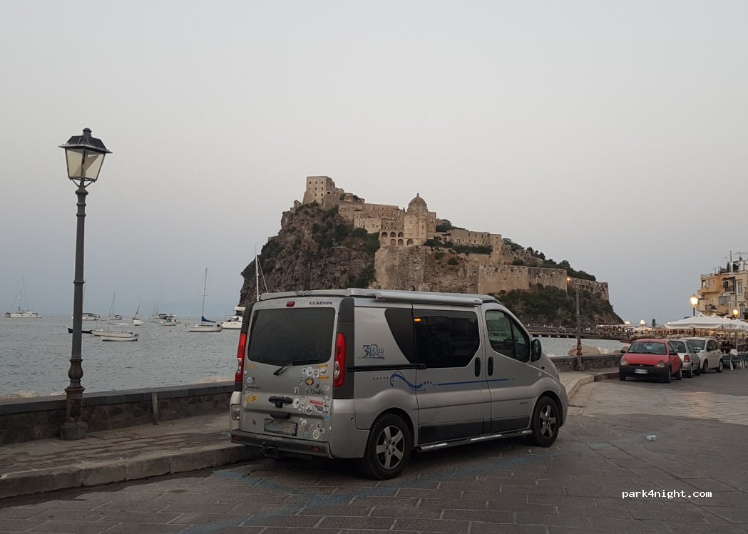 (80077) Ischia - 20 Via Stradone — foto