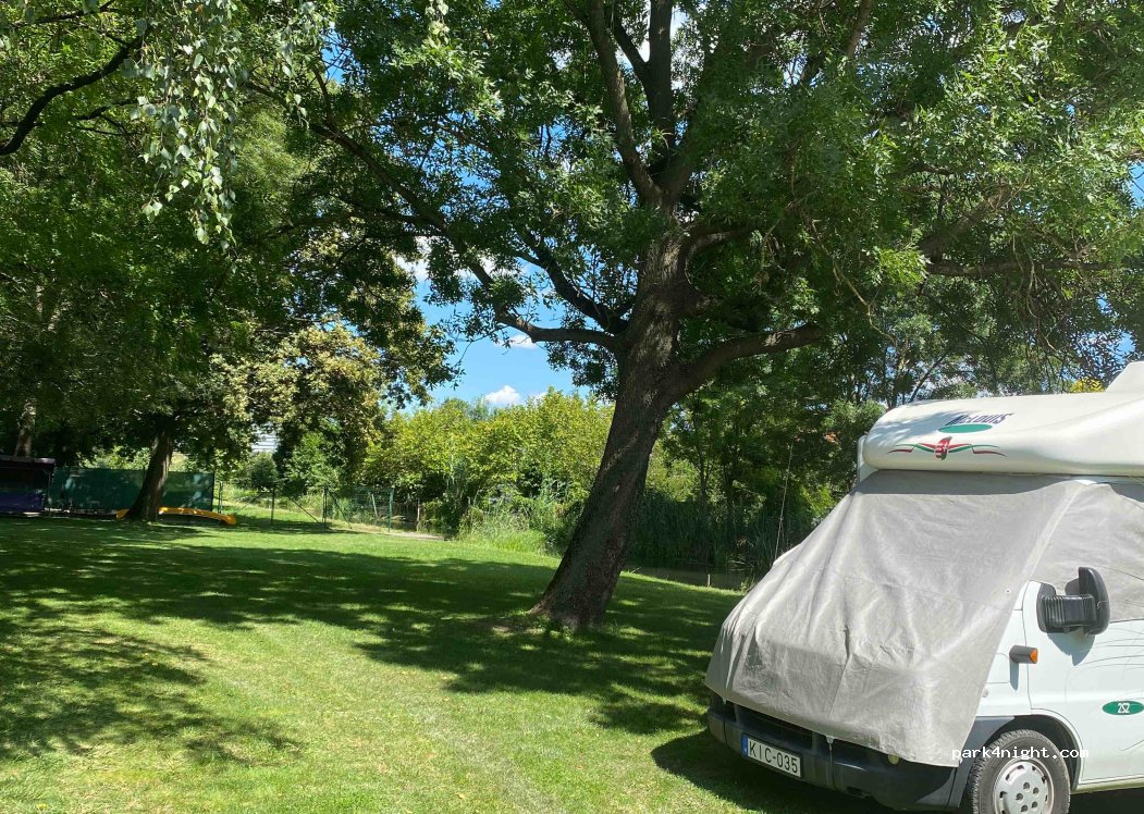Camping Sátorhely — foto