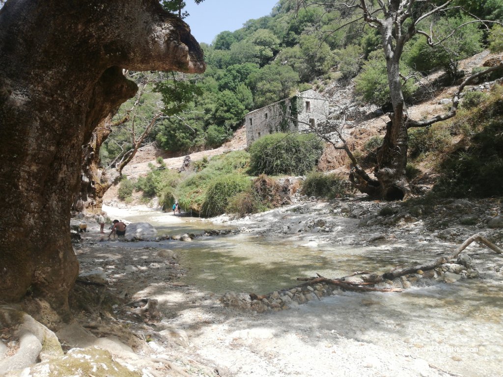 (462 00) Souli - Unnamed Road — foto 2