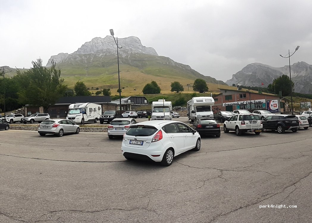 (64047) Prati di Tivo - 22 Piazzale Amorocchi — foto 2