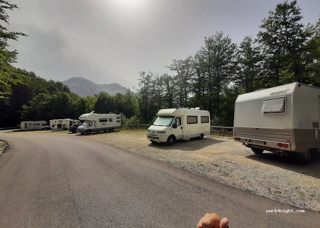 (64047) Prati di Tivo - SP per i Prati di Tivo — foto