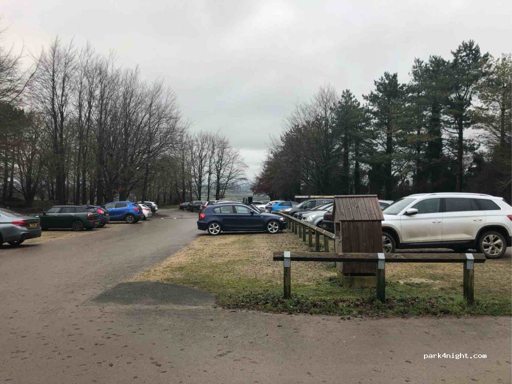 (SN7 7QJ)  - Dragon Hill Road — foto