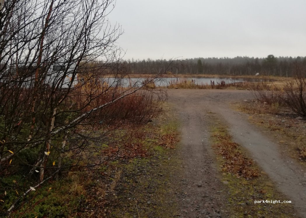 (981 99) Kiruna - Unnamed Road — foto