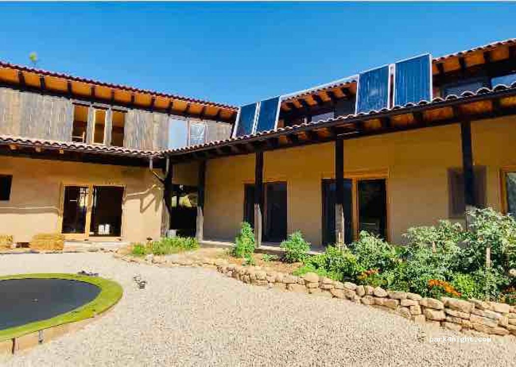 Mas la Llum la casa de palla — foto