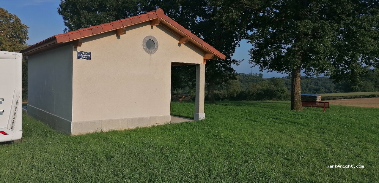 (65300) Uglas - Cousteres — foto