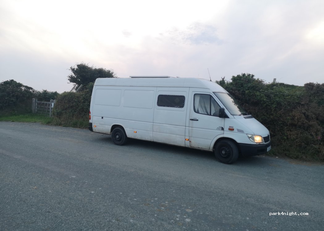 (SA41 3XH) Wales - B4582 — foto
