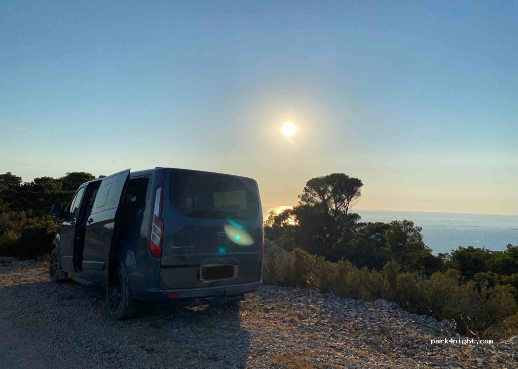 (21483) Komiža - Unnamed Road — foto 3