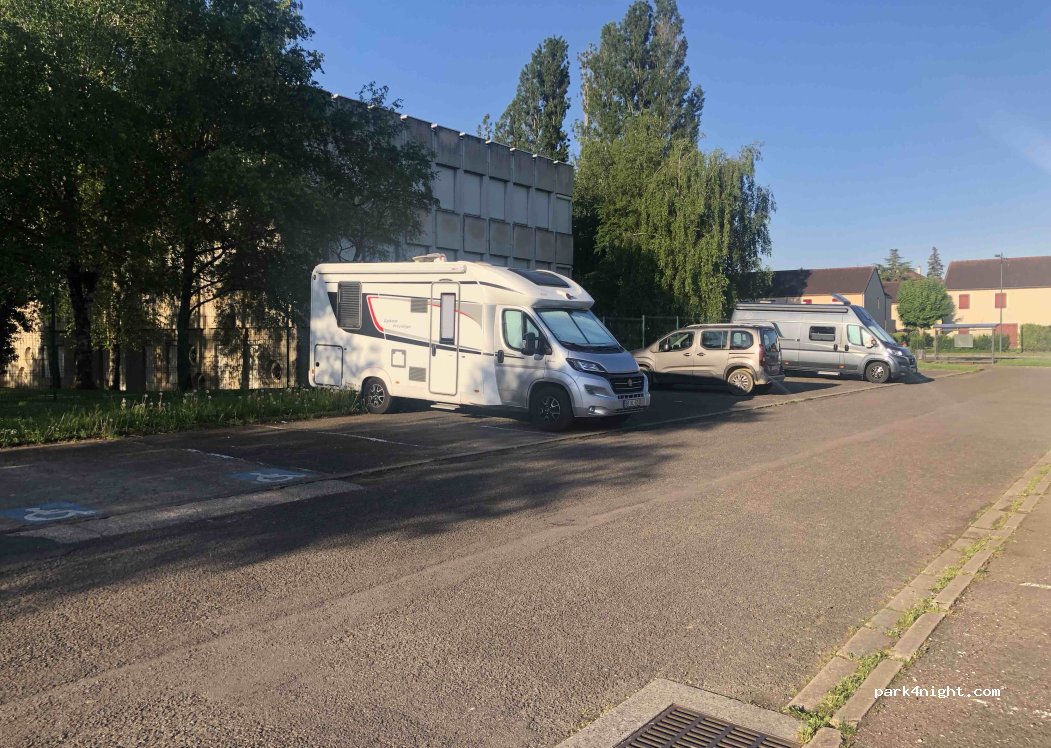 (21200) Beaune - Rue Gaston Roupnel — foto 4