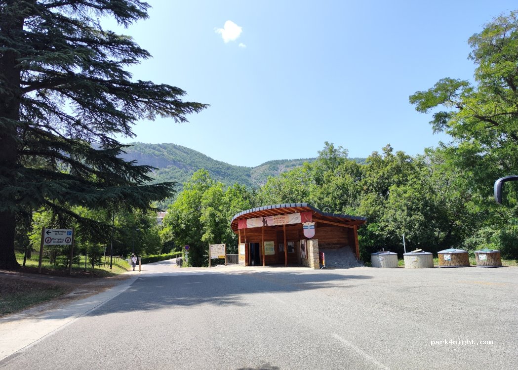 (05130) Saint-Étienne-le-Laus - D111 — foto 3