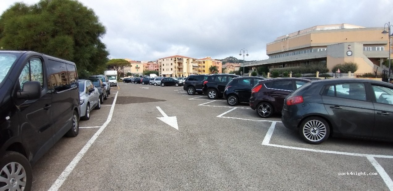 (07024) La Maddalena - 35 Via Ammiraglio Mirabello — foto 2