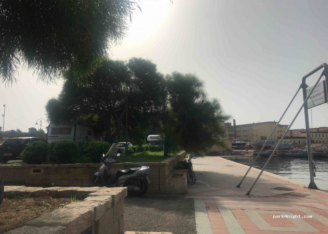 (07024) La Maddalena - 35 Via Ammiraglio Mirabello — foto 3